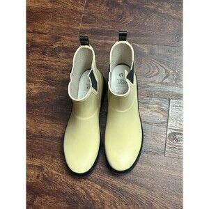 Time & Tru Women’s Chelsea Rain Boot Size 10 Tan